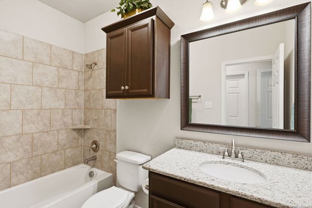 1339 Taubenfeld, San Antonio, TX 78260