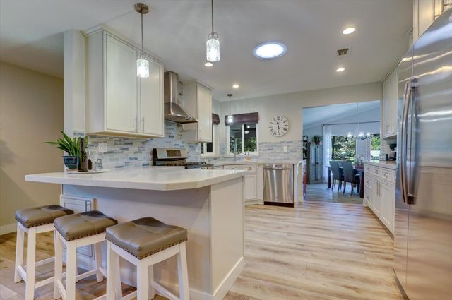 23714 Shadow Dr, Auburn, CA 95602