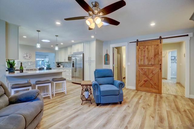 23714 Shadow Dr, Auburn, CA 95602