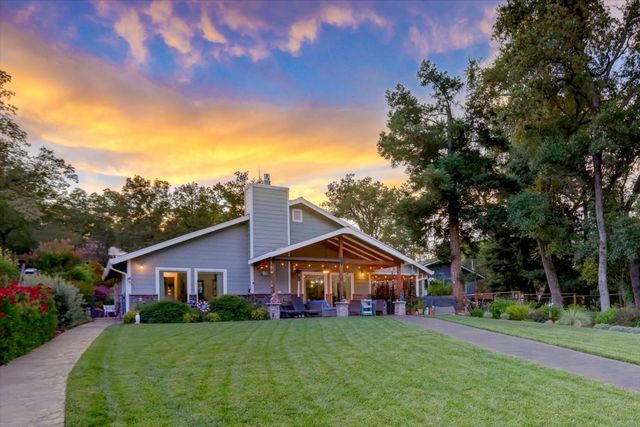 23714 Shadow Dr, Auburn, CA 95602