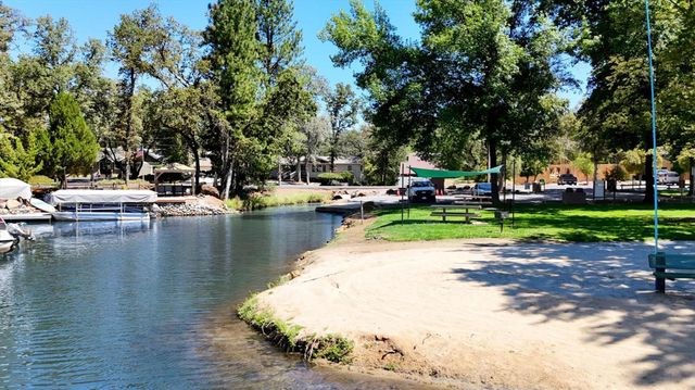 23714 Shadow Dr, Auburn, CA 95602