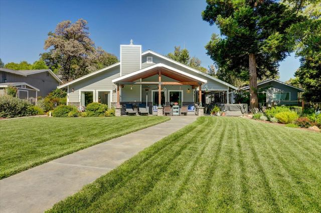 23714 Shadow Dr, Auburn, CA 95602