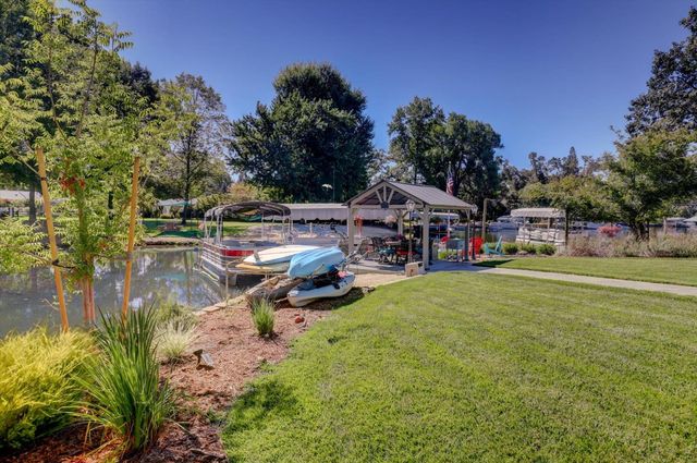 23714 Shadow Dr, Auburn, CA 95602