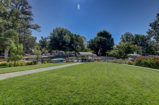 23714 Shadow Dr, Auburn, CA 95602