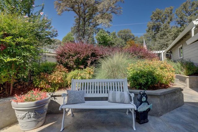 23714 Shadow Dr, Auburn, CA 95602