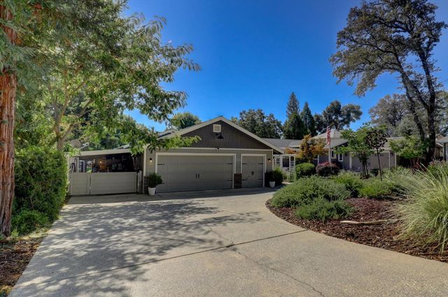 23714 Shadow Dr, Auburn, CA 95602