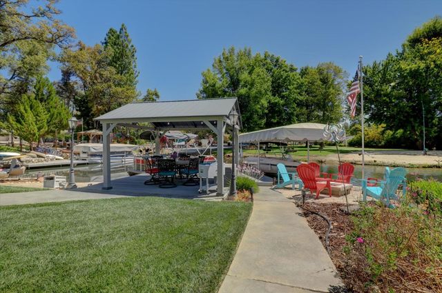 23714 Shadow Dr, Auburn, CA 95602