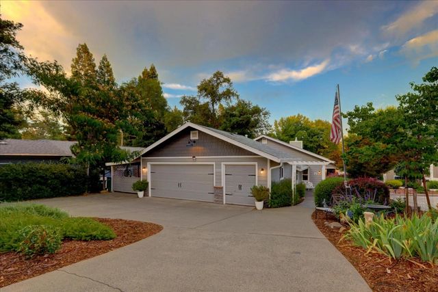 23714 Shadow Dr, Auburn, CA 95602