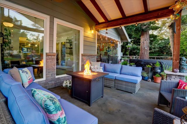 23714 Shadow Dr, Auburn, CA 95602