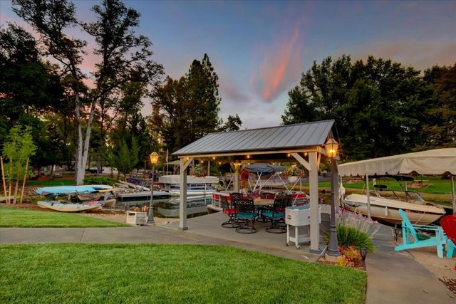 23714 Shadow Dr, Auburn, CA 95602