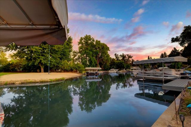 23714 Shadow Dr, Auburn, CA 95602