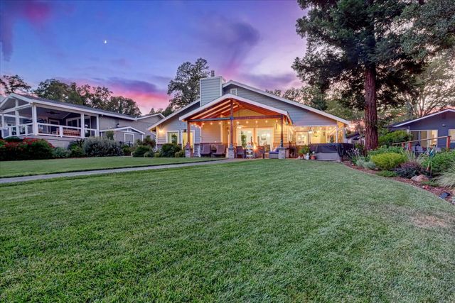 23714 Shadow Dr, Auburn, CA 95602