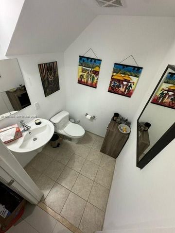 60 SW 13 ST 2007, Miami, FL 33130