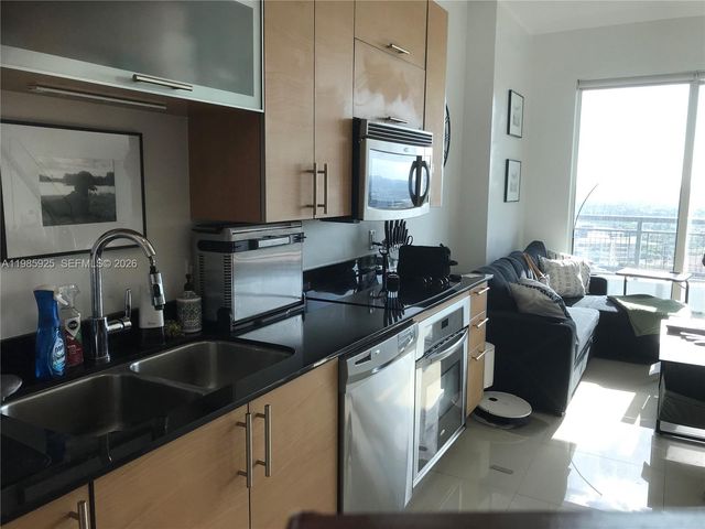 60 SW 13 ST 2007, Miami, FL 33130