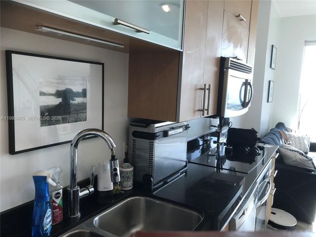 60 SW 13 ST 2007, Miami, FL 33130