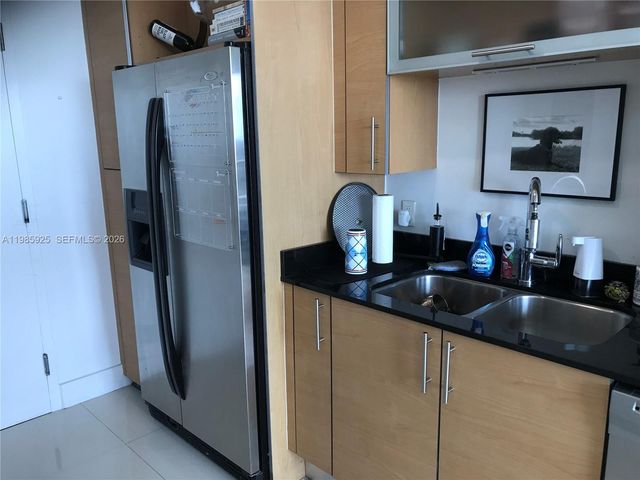 60 SW 13 ST 2007, Miami, FL 33130