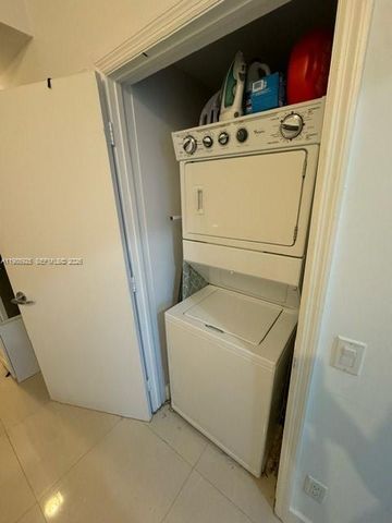 60 SW 13 ST 2007, Miami, FL 33130