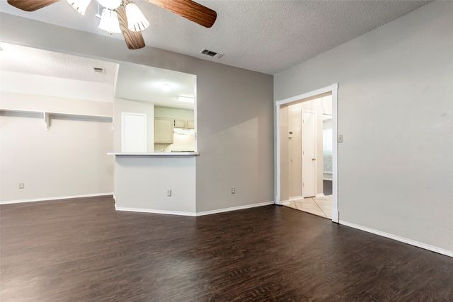 845 Applewood Drive, Cedar Hill, TX 75104