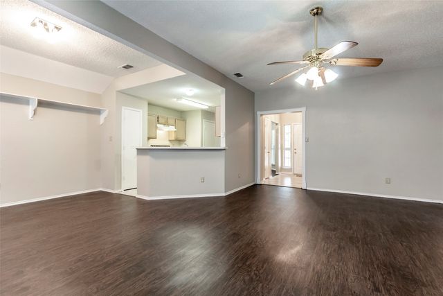 845 Applewood Drive, Cedar Hill, TX 75104