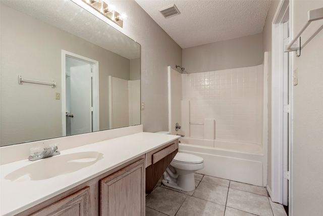 845 Applewood Drive, Cedar Hill, TX 75104