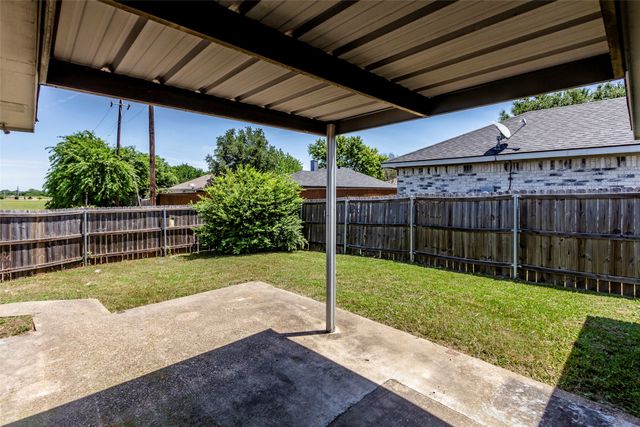 845 Applewood Drive, Cedar Hill, TX 75104