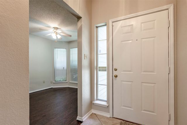 845 Applewood Drive, Cedar Hill, TX 75104