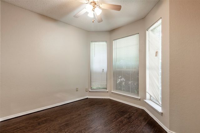 845 Applewood Drive, Cedar Hill, TX 75104