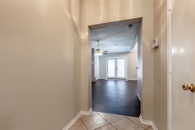 845 Applewood Drive, Cedar Hill, TX 75104