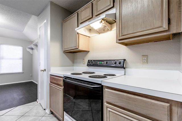 845 Applewood Drive, Cedar Hill, TX 75104