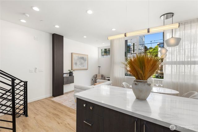 2328 A Franklin Avenue E, Seattle, WA 98102