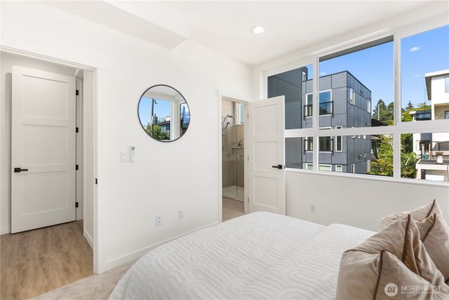 2328 A Franklin Avenue E, Seattle, WA 98102