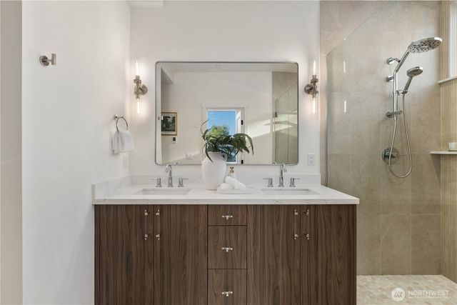 2328 A Franklin Avenue E, Seattle, WA 98102