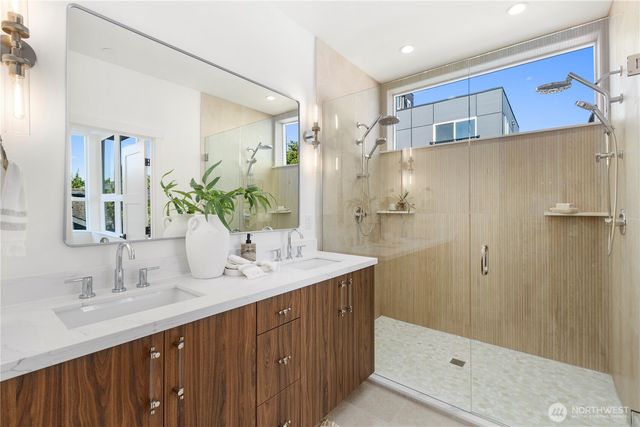 2328 A Franklin Avenue E, Seattle, WA 98102
