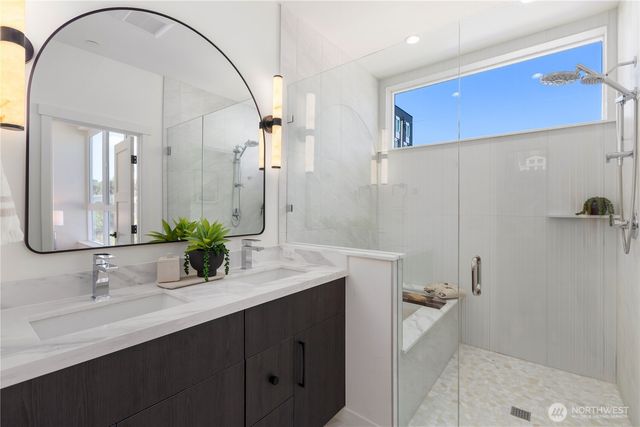 2328 A Franklin Avenue E, Seattle, WA 98102