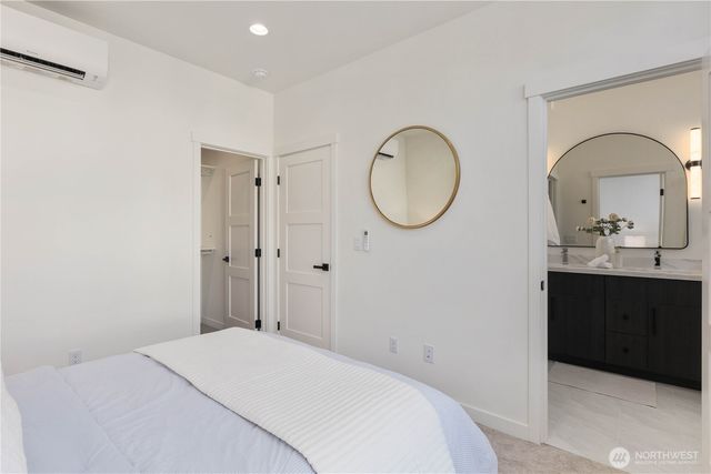 2328 A Franklin Avenue E, Seattle, WA 98102