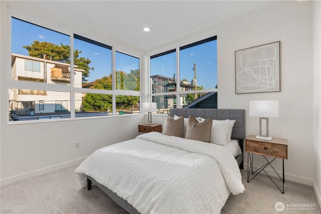 2328 A Franklin Avenue E, Seattle, WA 98102