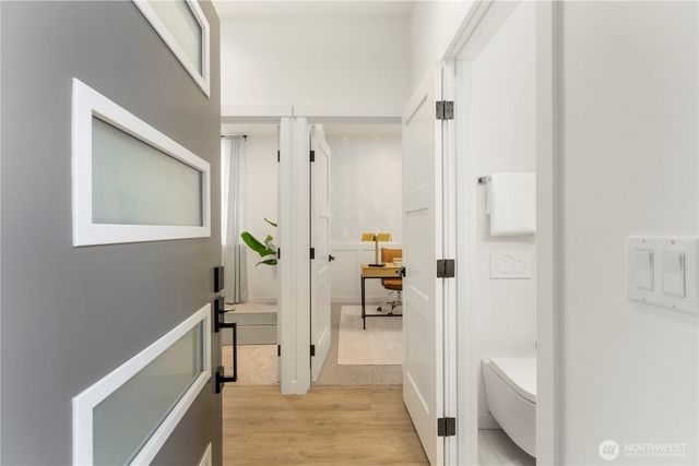 2328 A Franklin Avenue E, Seattle, WA 98102