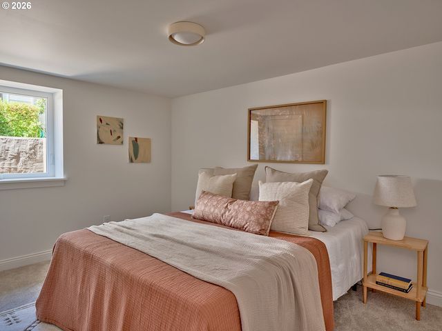 4006 Ne FLANDERS St, Portland, OR 97232