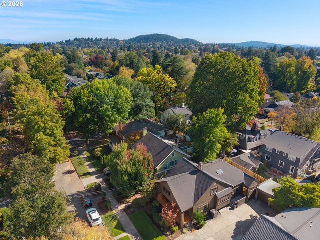 4006 Ne FLANDERS St, Portland, OR 97232