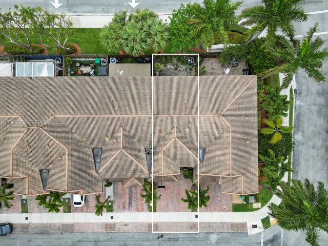 22110 SW 93rd Pl, Cutler Bay, FL 33190