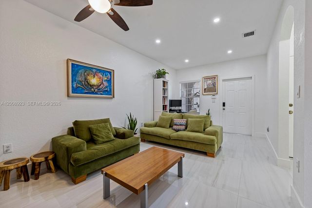 22110 SW 93rd Pl, Cutler Bay, FL 33190