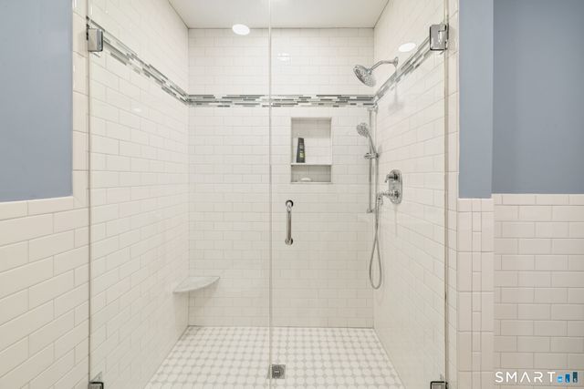 131 Sentinel Hill Road, Derby, CT 06418