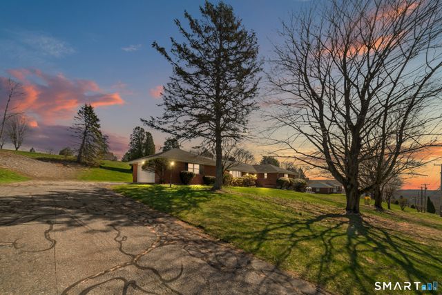 131 Sentinel Hill Road, Derby, CT 06418