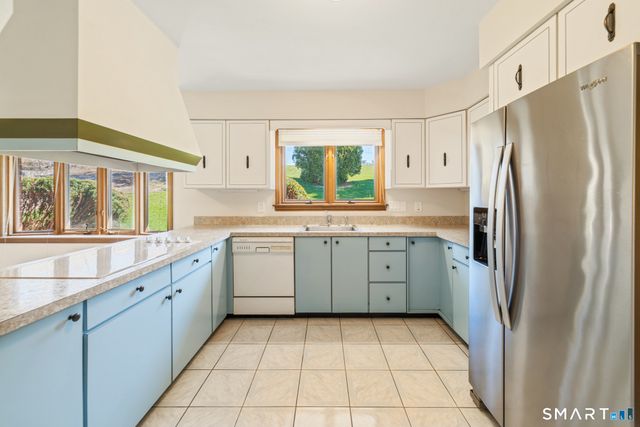 131 Sentinel Hill Road, Derby, CT 06418