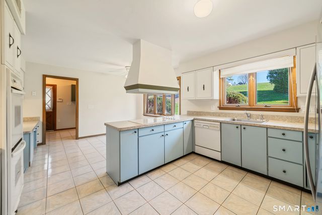 131 Sentinel Hill Road, Derby, CT 06418