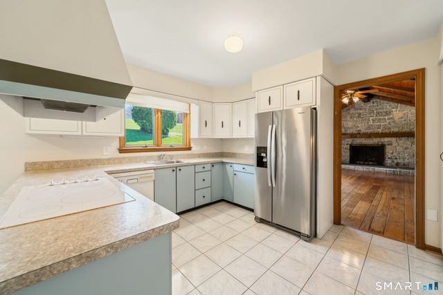 131 Sentinel Hill Road, Derby, CT 06418