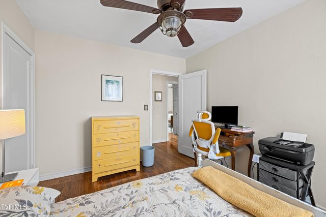 1359 East Center Street, Kingsport, TN 37664
