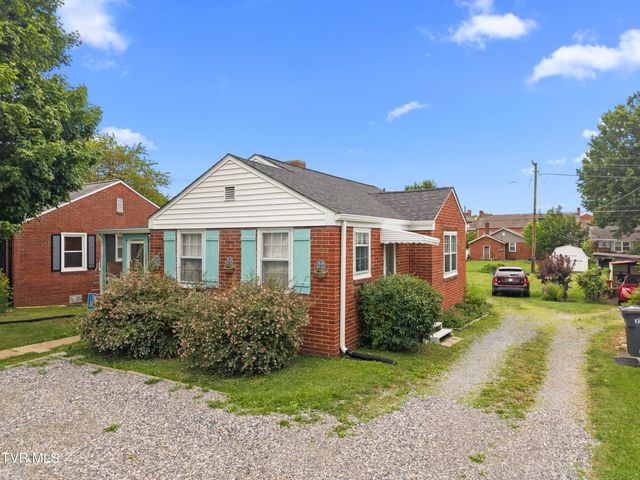 1359 East Center Street, Kingsport, TN 37664