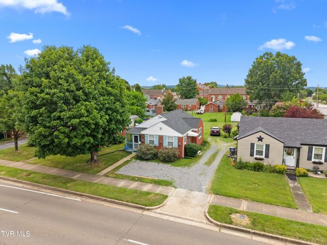 1359 East Center Street, Kingsport, TN 37664