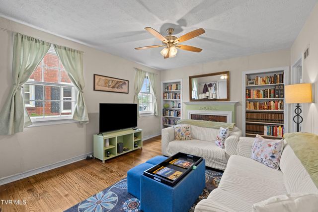 1359 East Center Street, Kingsport, TN 37664